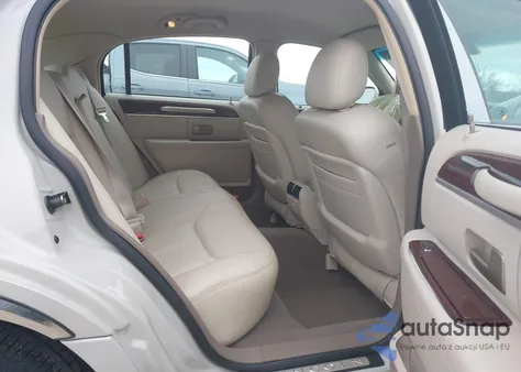 2004 Lincoln Town Car Ultimate из США, поврежденный, VIN 1LNHM83W34Y650904